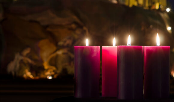 Advent Candles and Creche Week 4