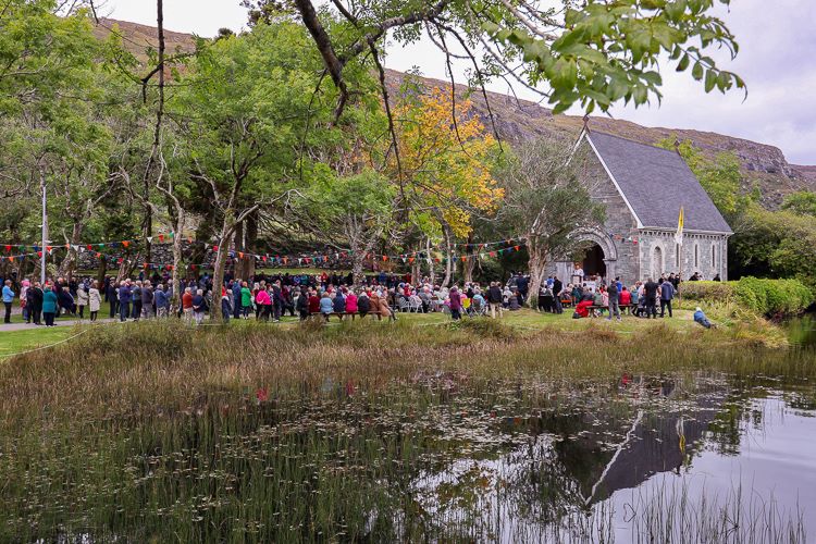 Images taken at Ballingeary during Bishop Fintan's pastoral visit to Uibh Laoire parish (pic. Nóirín Uí Thuama)