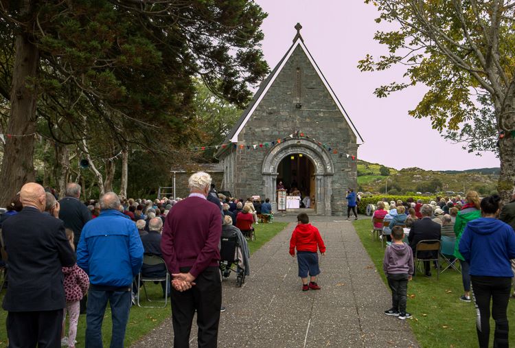 Images taken at Ballingeary during Bishop Fintan's pastoral visit to Uibh Laoire parish (pic. Nóirín Uí Thuama)