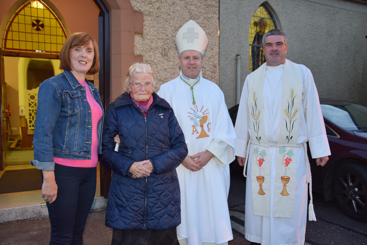 Images taken at Ballingeary during Bishop Fintan's pastoral visit to Uibh Laoire parish (pic. Nóirín Uí Thuama)