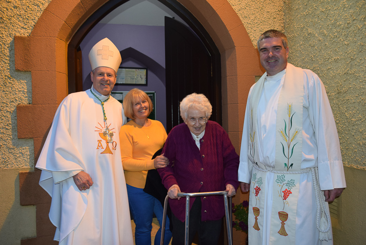 Images taken at Ballingeary during Bishop Fintan's pastoral visit to Uibh Laoire parish (pic. Nóirín Uí Thuama)