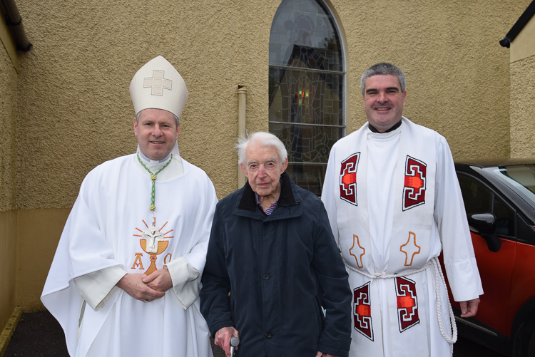 Images taken at Ballingeary during Bishop Fintan's pastoral visit to Uibh Laoire parish (pic. Nóirín Uí Thuama)