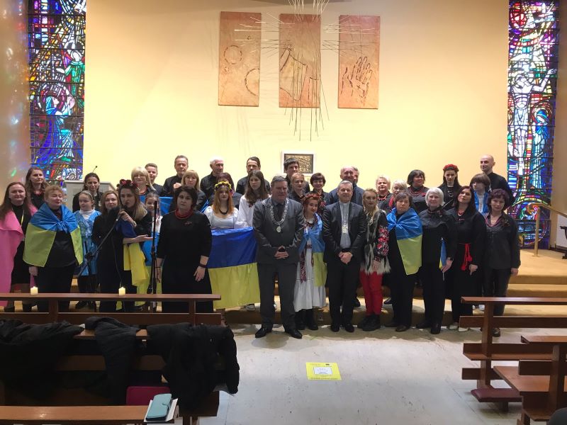 Bishop Fintan with Fr. Roman, Cllr Dan Boyle and members of the Ukrainian Community in Cork