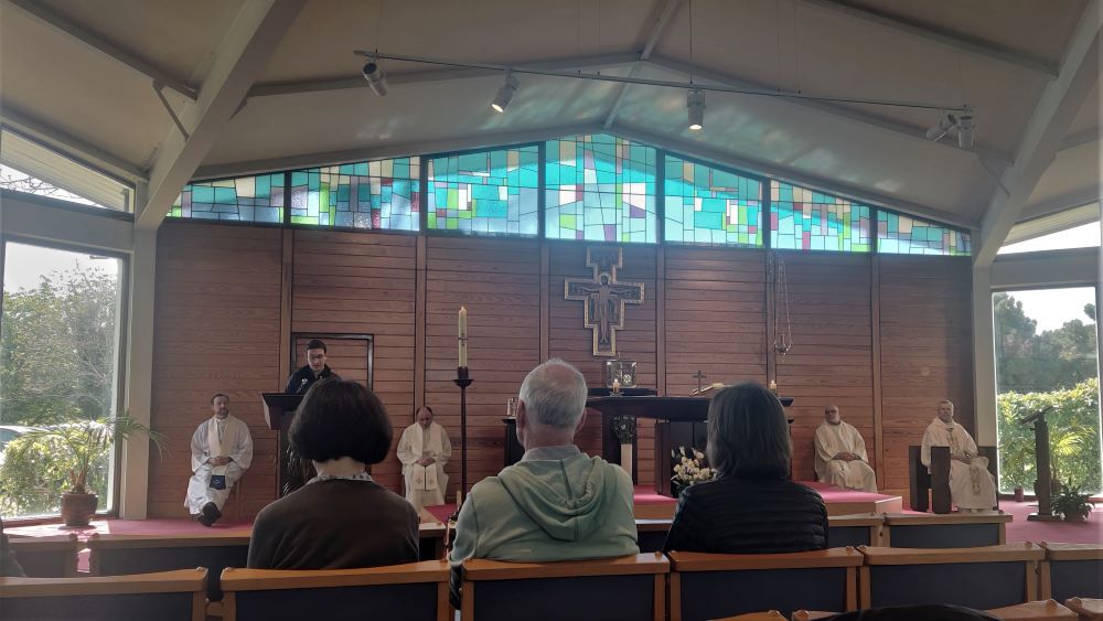 Bishop Fintan Gavin celebrates Mass in Our Lady Seat of Wisdom Chapel with UCC and UCD Chaplains