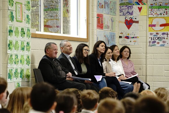 Bishop Fintan is welcomed at Scoil an Chroí Naofa    