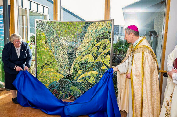 Bishop Fintan joined Sr. Eileen O'Connor to unveil a commemorative piece of artwork by Laura O'Hagan