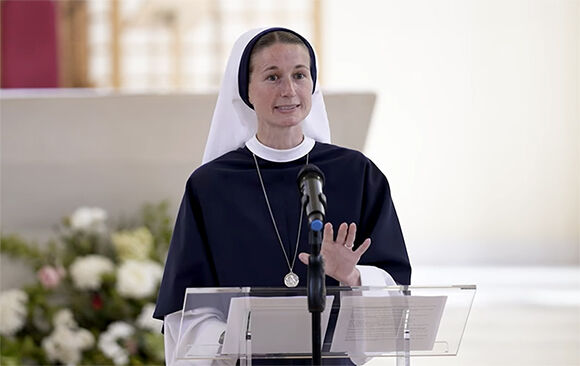 Sr Mary Grace speaking at the North Cathedral, Cork