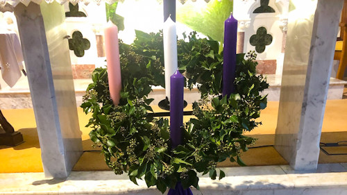 The Advent wreath symbolises the circle of life