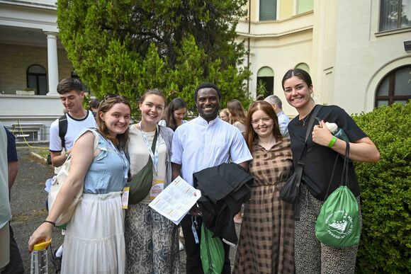 Pilgrims Jennifer Burns, Sarah Ryan-Purcell, Fr Pontianus, Marie Keating and Roisin Kissane